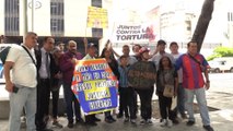 Familiares de un estudiante detenido exigen a la Fiscalía venezolana investigar supuestas torturas