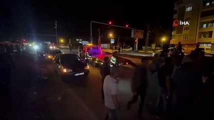 Yüksekova'da otomobil ile minibüs çarpıştı: 4 yaralı