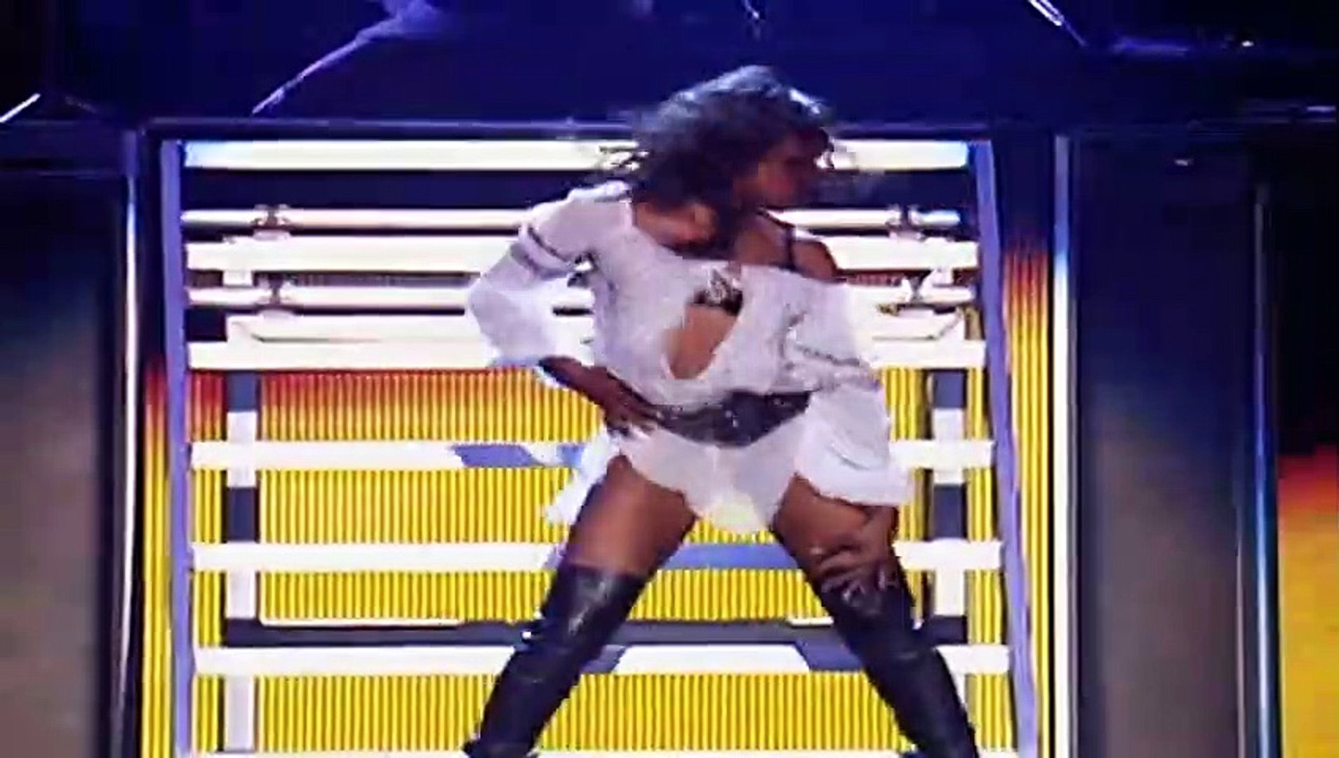 ⁣JENNIFER LOPEZ — dancer introductions ● JENNIFER LOPEZ IN CONCERT: “LET'S GET LOUD” | (2000)