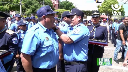 下载视频: Policía Nacional asciende de rango a funcionarios para nuevos puestos policiales