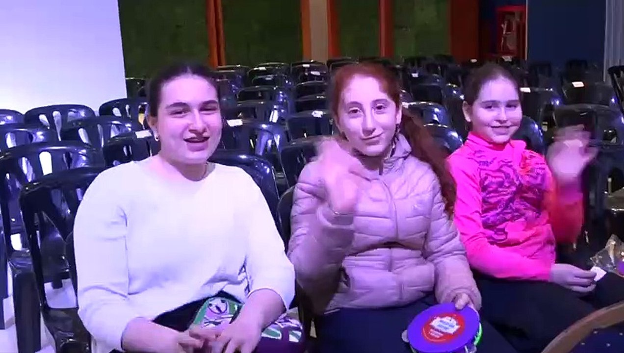 Por Shalom y Gueula