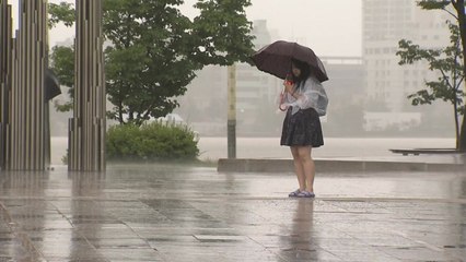 [날씨] 중서부 낮 동안 비 소강, 서울 29℃...영동·남부 가을비 / YTN