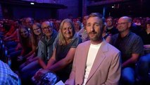 Lisa Feller-Warten auf den Ahoj-Brause Prinz (Die besten Comedians Deutschlands)