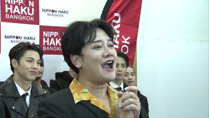 เฮฮาหน้ากอง : บุกหลังเวทีพูดคุยกับ 16 หนุ่มวง “The Rampage”