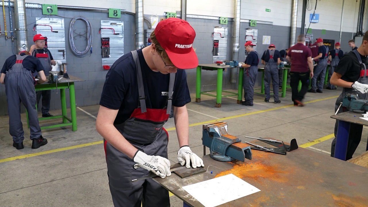 Gazeta Lubuska. Kostrzyn nad Odrą. Współpraca firmy Telelmond z zespołem szkół