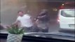 Trafikte ters yön kavgası: Tekme tokat birbirine saldırdılar