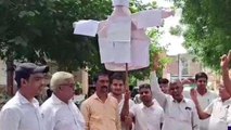 फिरोजाबाद: उत्तर प्रदेश सरकार का विरोध अधिवक्ताओं ने किया पुतला दहन