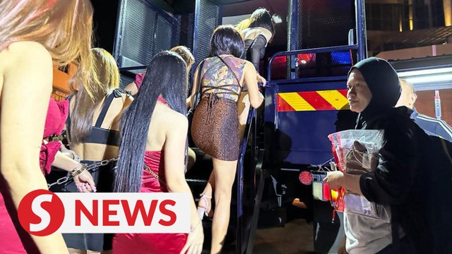 Fifteen Thai 'flower girls' picked up in raid on Melaka nightclub