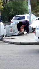 CHP’li Alp: Kars Valiliğinin önünde vatandaşlarımız çöpten yiyecek topluyor