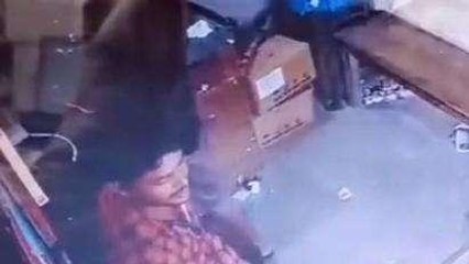 अजमेर: दिनदहाड़े चोरी, सीसीटीवी में कैद हुआ चोर, ग्रामीणों में रोष