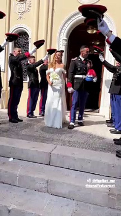 Leur frère Michaël a épousé en effet sa bien-aimée religieusement.Michaël Ducruet a épousé sa femme Coralie pour la deuxième fois.