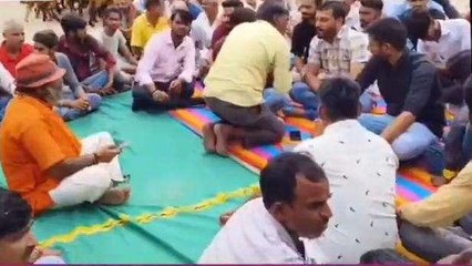 उदयपुर: 13 ग्राम पंचायतों को गोगुंदा में मिलाने की मांग, ग्रामीणों ने मुख्य मार्ग पर जाम लगाकर किया प्रदर्शन