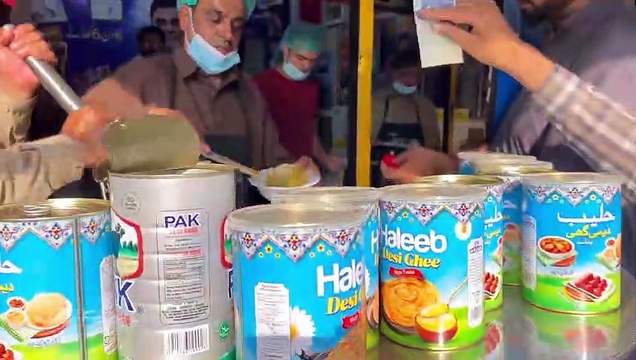 Jeela Desi Channay Lahore - Jeela Aik Nasha ha - Crazy Rush on Jeela food Point - Lahore Food Street