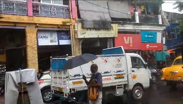 WEST BENGAL WEATHER 2023 निम्न दबाव से कोलकाता और आस के इलाकों में हुई बारिश