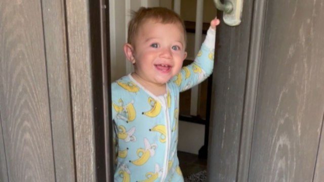 Cute toddler opens the door when mother knocks on it *Wholesome Video*