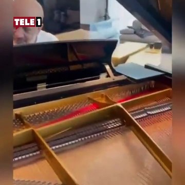 Adana Demirspor Başkanı Murat Sancak'tan piyano performansı