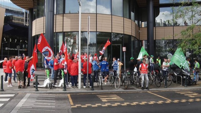 Le front commun du secteur du commerce mobilisé pour réclamer de meilleures conditions pour les travailleurs des dépôts