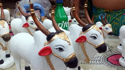 पोला अमावस्या पर बाजार मे बिकी मिट्टी के बैंलों की जोडी,आज होगी पूजा