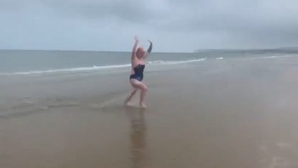 Swimmer becomes first with stoma to cross English Channel solo