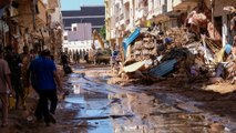 فرق الإنقاذ تنتشل مزيدا من جثث ضحايا إعصار #درنة.. وصور الشوارع تكشف حجم الكارثة في المدينة الليبية #ليبيا #العربية