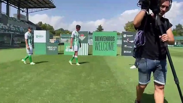 Ez Abde y Altimira posan como jugadores del Betis