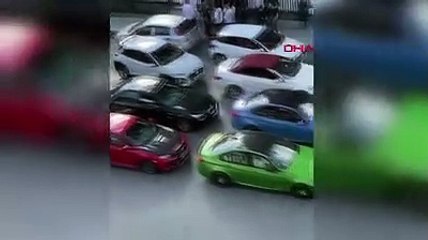 Bayrampaşa'da düğün konvoyundaki araçlar drift atıp yol kapattı