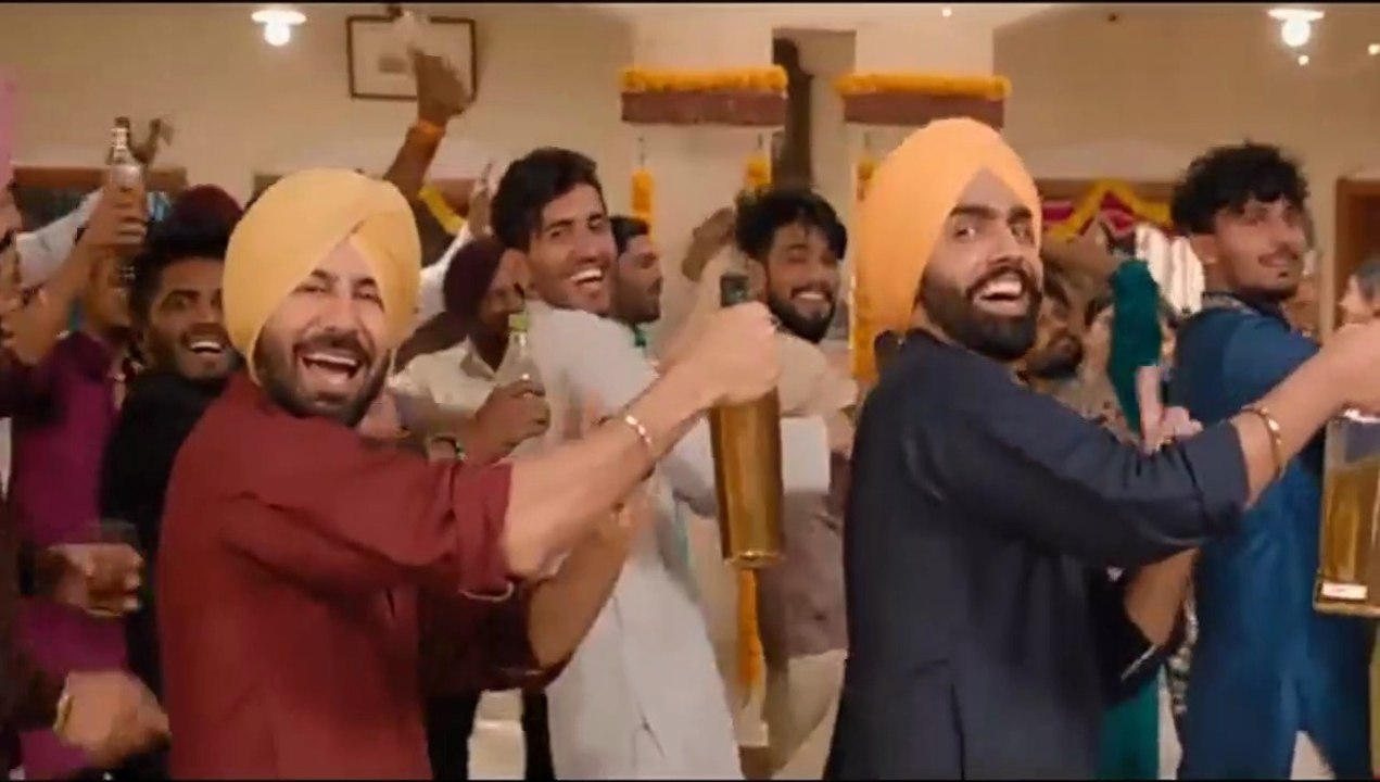AMMY VIRK : Chaklo Chaklo |Binnu Dhillon, Desi Crew| Gaddi Jaandi Ae Chhalanga Maardi | Punjabi Song