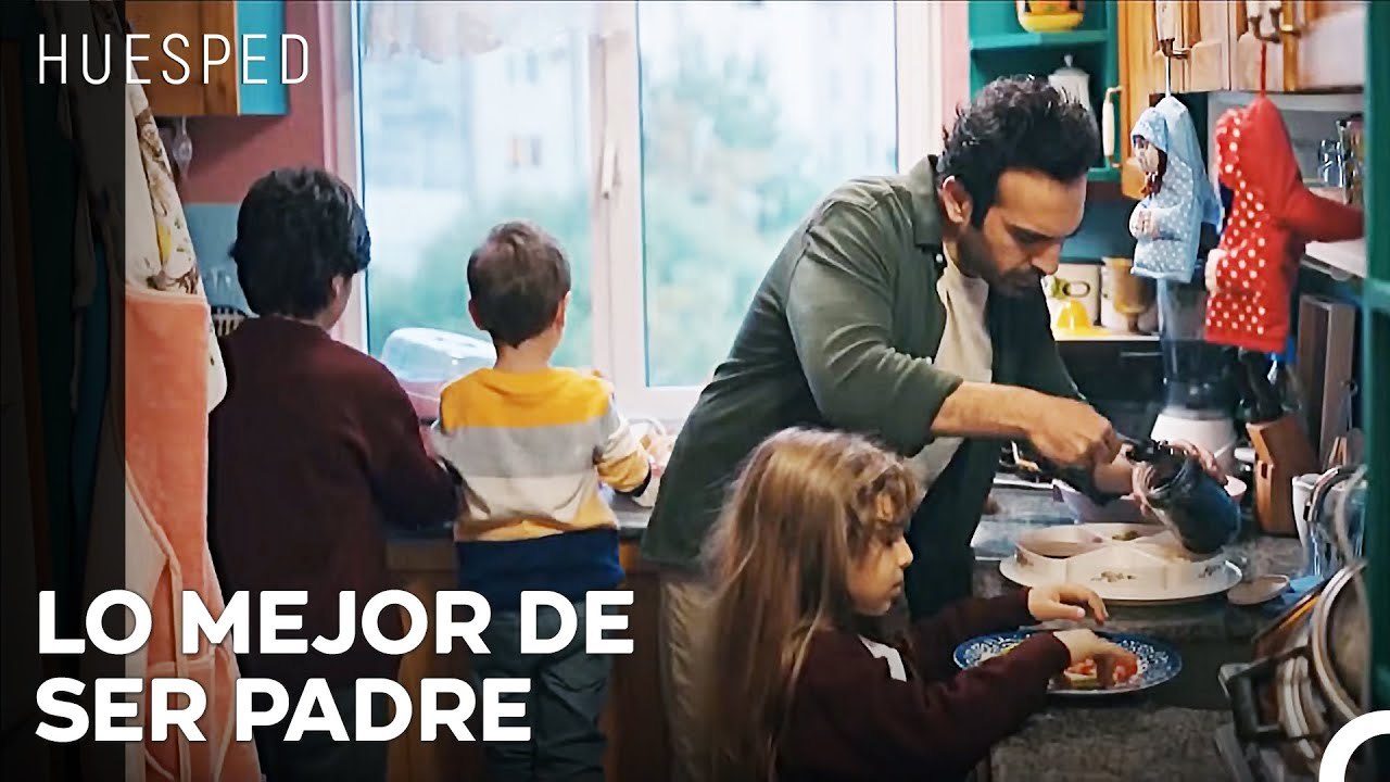 Agradable Desayuno De Erdem Y Su Familia - Huésped Capítulo 1