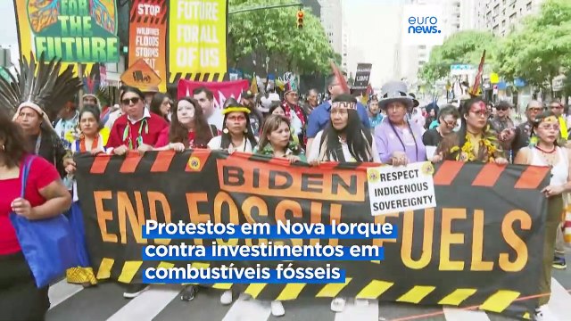 Centro de Nova Iorque ocupado por protestos contra combustíveis fósseis