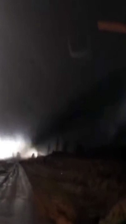 Terrifying Encounter: Man Trapped Inside Car by Devastating F4 Tornado