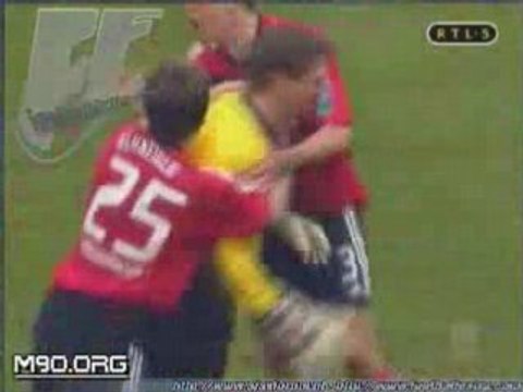 Regis fait le gardien