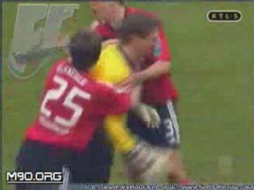 Regis fait le gardien