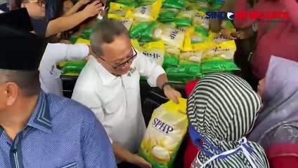 Viral Video Bagi-Bagi Uang, Zulkifli Sebut Hanya Sedekah