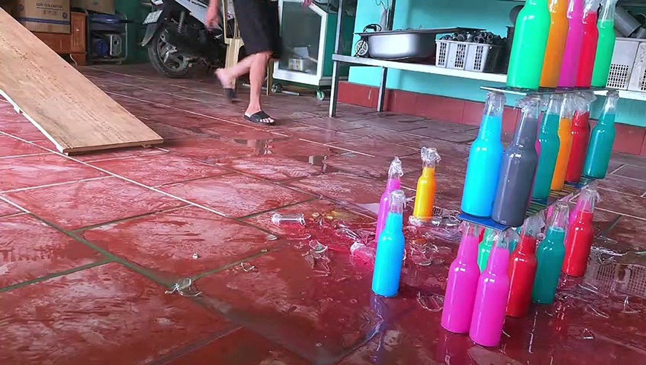 khi bi sắt gặp chai thủy tinh