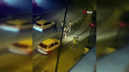 Bursa'da iki grup arasında çıkan kavga kameralara yansıdı