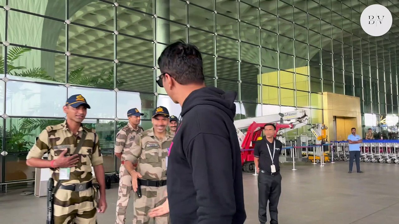 Sonu Sood's Noble Journey Continues! Spotted at the Airport Heading to Delhi 