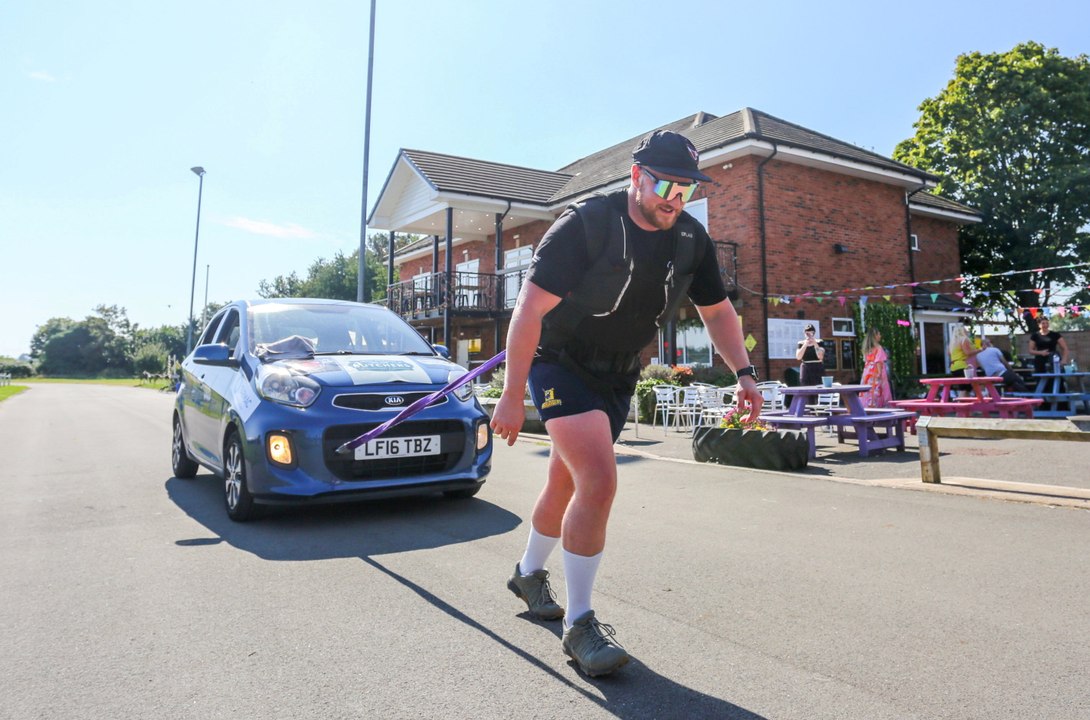 Ex-soldier drags car 36 miles to break world record