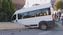 Denizli'de okul servisi ile otomobil çarpıştı 9'u öğrenci 14 yaralı