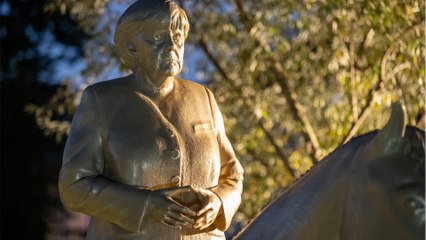 Nach nicht einmal zwei Jahren: Merkel-Skulptur zerbrochen