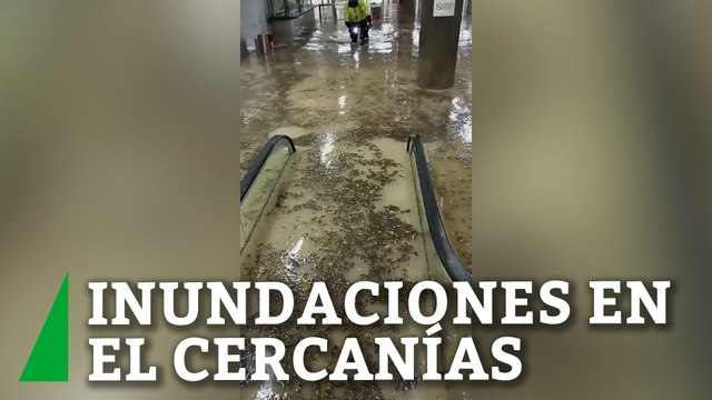 Inundaciones en la estación de Cercanías de La Garena, en Alcalá de Henares, debido a las fuertes lluvias