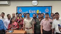 जबलपुर पुलिस ने बांटे 23 लाख रुपये के 171 मोबाइल फोन, लोग हुए खुश - देखें वीडियो