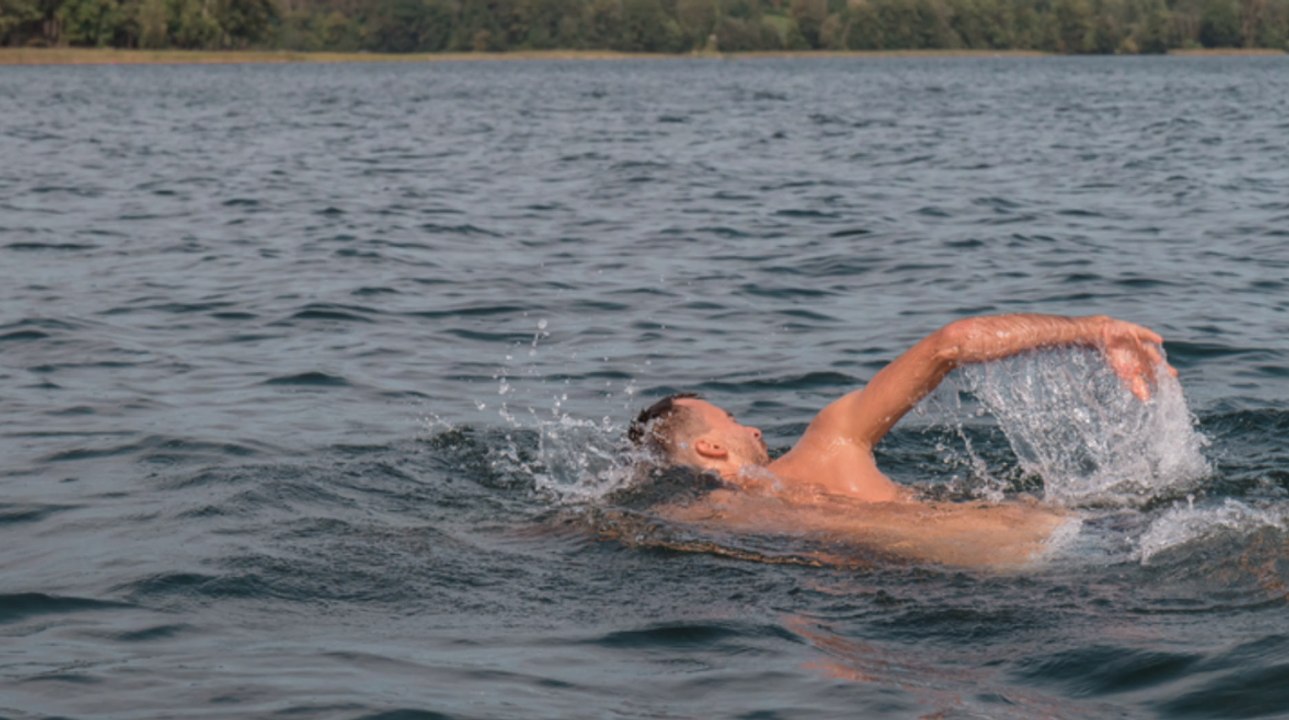 Mann flüchtet vor Drogentest und springt in Fluss