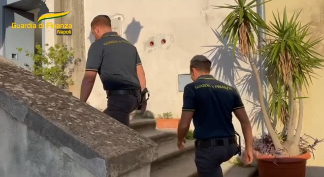 Falsi collaboratori sportivi per ottenere contributi statali: scoperta truffa da oltre 100mila euro nel Napoletano (15.09.23)