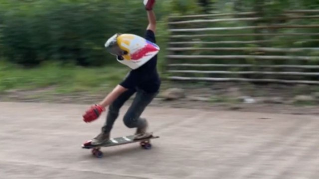 Skateboarder finds himself in a ditch trying to do a skateboarding stunt *Hilarious Fail*