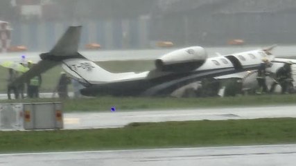 Mumbai Plane Crash: मुंबई से कई उड़ानों को किया गया डायवर्ट, हवाईअड्डे पर फिसला था विमान