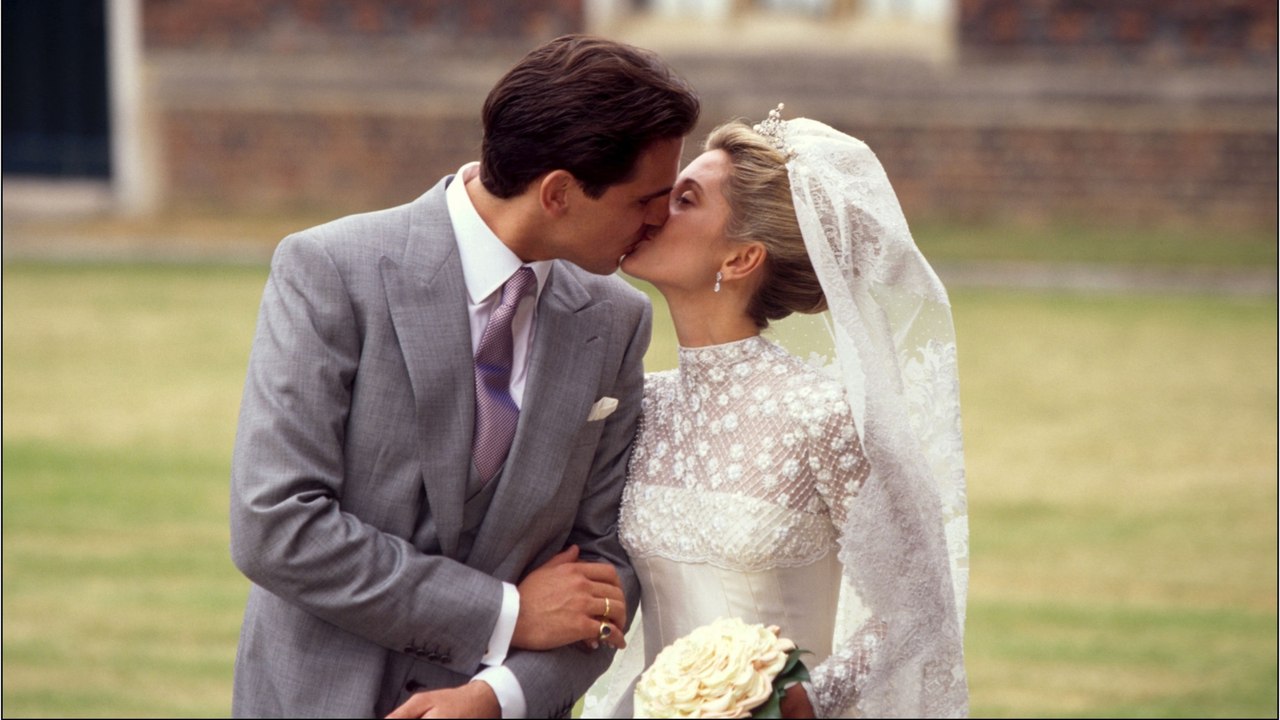 GALA VIDÉO – Marie-Chantal de Grèce : pourquoi son mariage avec le prince Pávlos a provoqué le scandale ?