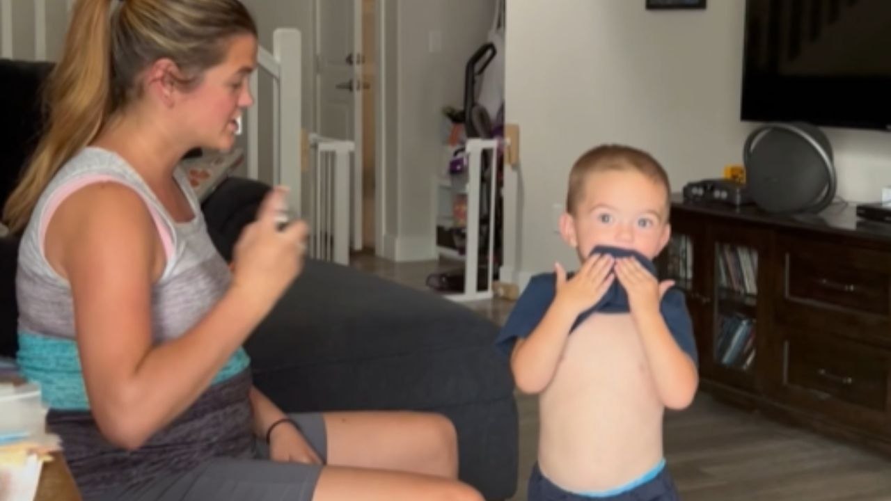 Parents drown their son in Party Streamer Spray String on his 3rd birthday