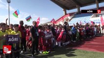 Ağrı'da depremzede çocuklar, futbol turnuvasında moral buluyor