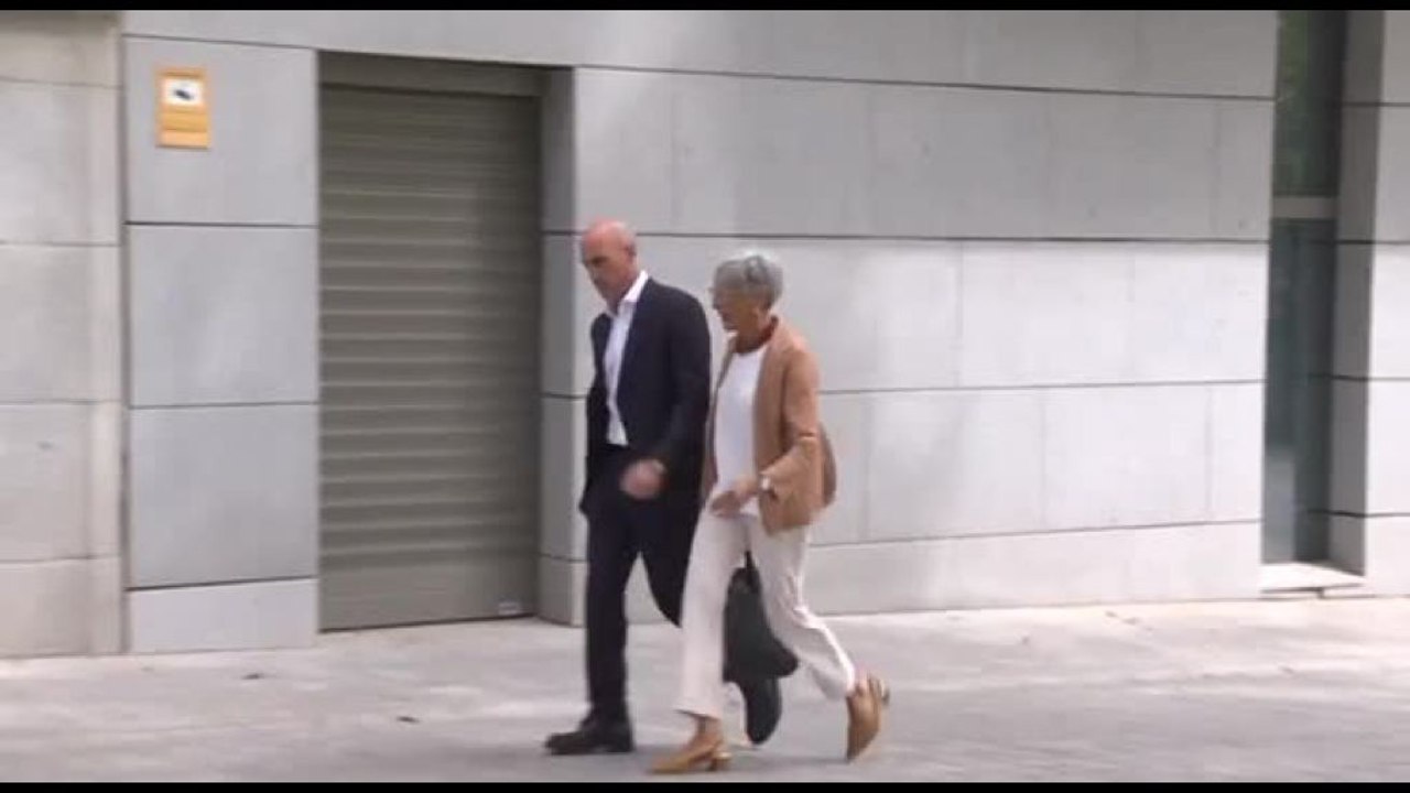 Spagna, Luis Rubiales in tribunale per il bacio a Hermoso