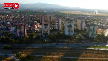 Ağır hasarlı 9 bina, aynı anda patlayıcı kullanılarak yıkıldı